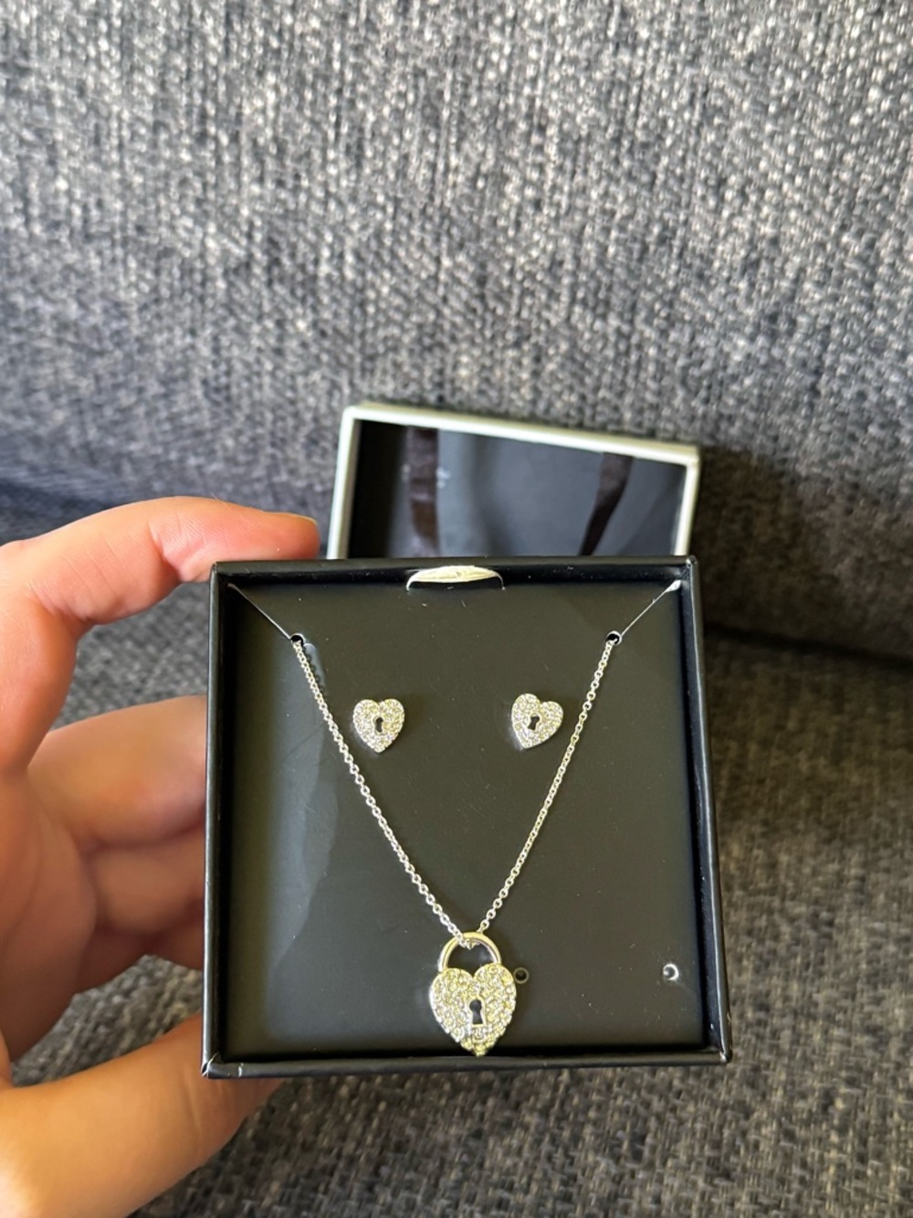 Ardene Silver Heart Lock Pendant Necklace and Stud Earrings Silver Set - Picture 2 of 3